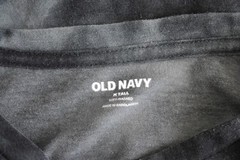 Unisex Old Navy Soft-Washed Crew-Neck T-Shirt M TAL Black Santa PRE-OWNED