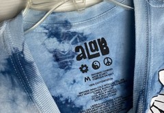 ALAB “Never Grow Up” Tie Dye Collage Men’s Medium Graphic T-Shirt Size M Blue
