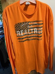 Realtree Long Sleeve T-Shirt Mens Size XL (46-48) Safety Orange.