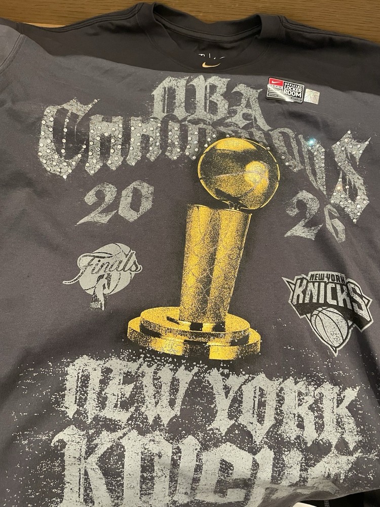 Nike NBA Champions New York Knicks 2026 Crystal Rhinestone Tshirt Black Sz Large