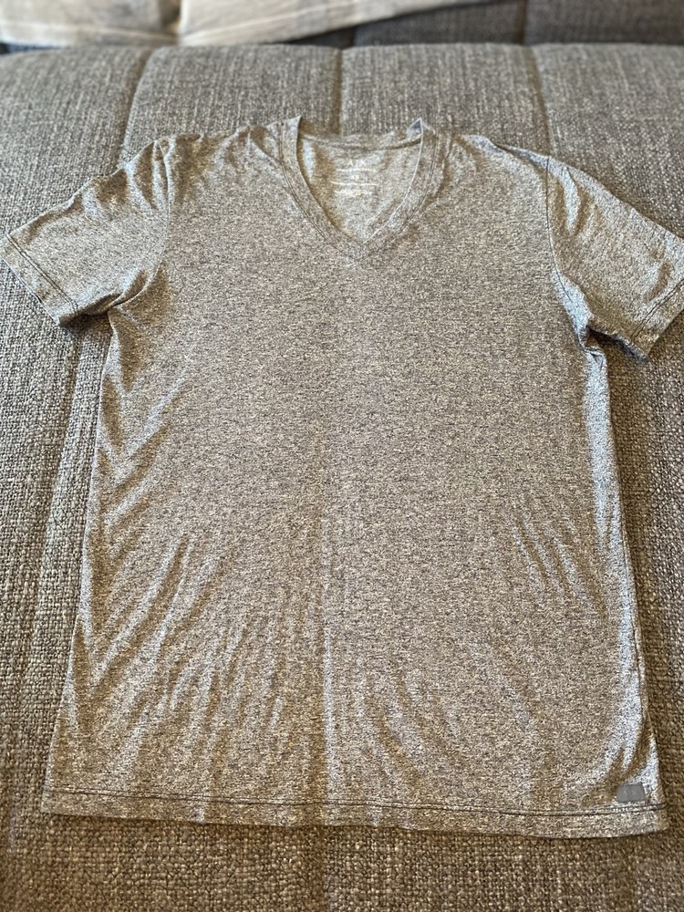 A|X Armani Exchange Men’s XS Gray Pima Cotton V-Neck T-Shirt