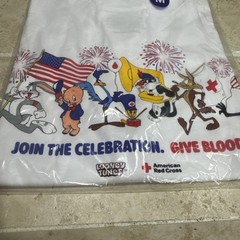 American Red Cross Looney Tunes 4th July celebration T-Shirt Medium