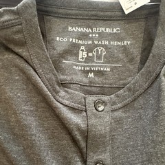 (2) Banana Republic Men Sz M Prem. Wash Henley Short Sleeve Black & Grey T-Shirt