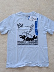 KEITH HARING “Man on Dolphin” Official Mens T-shirt sizeLARGE Streetwear NEW NWT