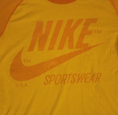Nike Sportswear USA Raglan Long Sleeve T-Shirt Men’s L Yellow Orange VTG