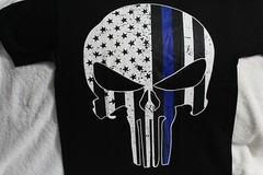 PUNISHER SKULL THIN BLUE LINE POLICE AMERICAN FLAG USA T-SHIRT
