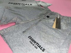 Essentials Fear of God Set…
