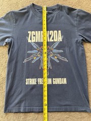 UT Uniqlo ZGMF-X20A Strike Freedom Gundam 40th Anniversary T-shirt Size Small