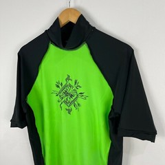 VINTAGE Waves Australia Swim Shirt Mens Size XL Green Black Short Sleeve 5919