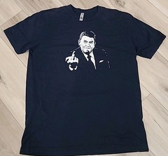 President Ronald Reagan T-Shirt Men’s XL Navy Blue Giving The Finger S/S