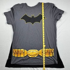 Batman Mens Gray Graphic T-Shirt with Detachable Cape DC Comics Size L Large