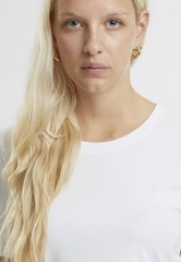 New Morning Studios Women’s cropped tee