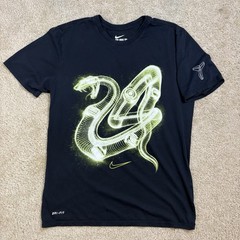 Kobe Bryant Black Mamba 5 Championship Rings X-ray Men’s Medium Black Nike Shirt