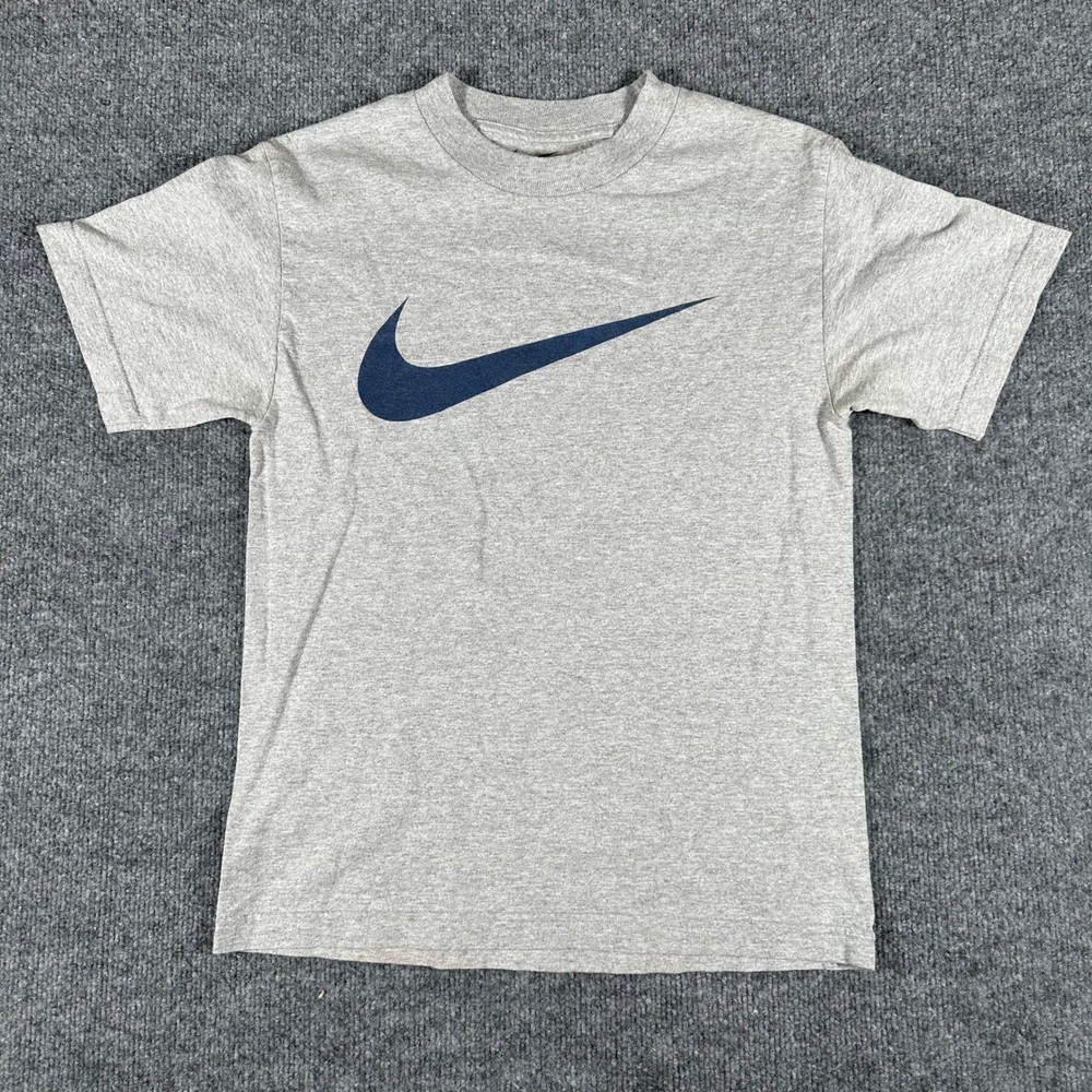 Nike T-Shirt Mens Size Small Grey Loose Fit Short Sleeve Swoosh Logo Athletic