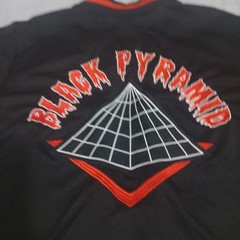 Black Pyramid Size M Short Sleeve Shirt Bold Colorful Graphic Comic Long Length