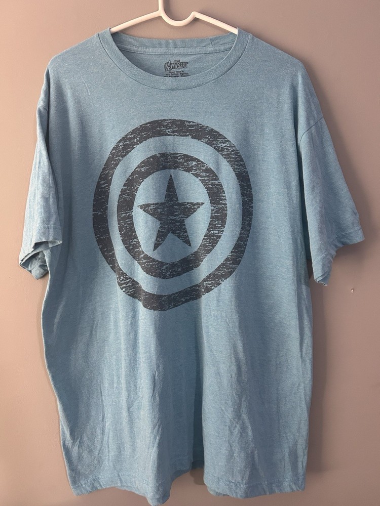 Marvel Avengers Men’s Captain America Shield Graphic Blue Crew Neck T-Shirt XL