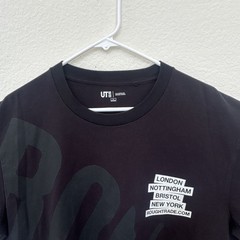 Uniqlo UT Black Cities Graphic Print T-Shirt Men’s L Crew Neck Short Sleeve
