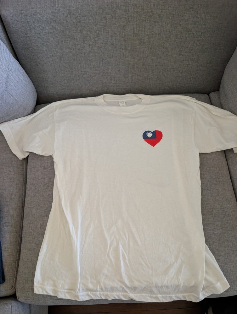 Taiwanese Flag T-Shirt Cute Heart Taiwan white XL Republic Of China Roc Tshirt