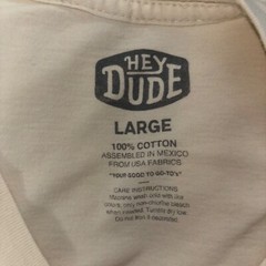 Hey Dude retro cream w/ brown stripe buckle logo tee shirt men’s size Large