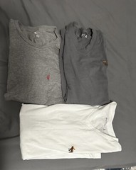 Amber combine And Levi’s men t shirts medium – 3 Pieces