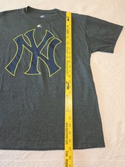 Majestic New York Yankees Gray T-shirt Size Large Neon Border Logo