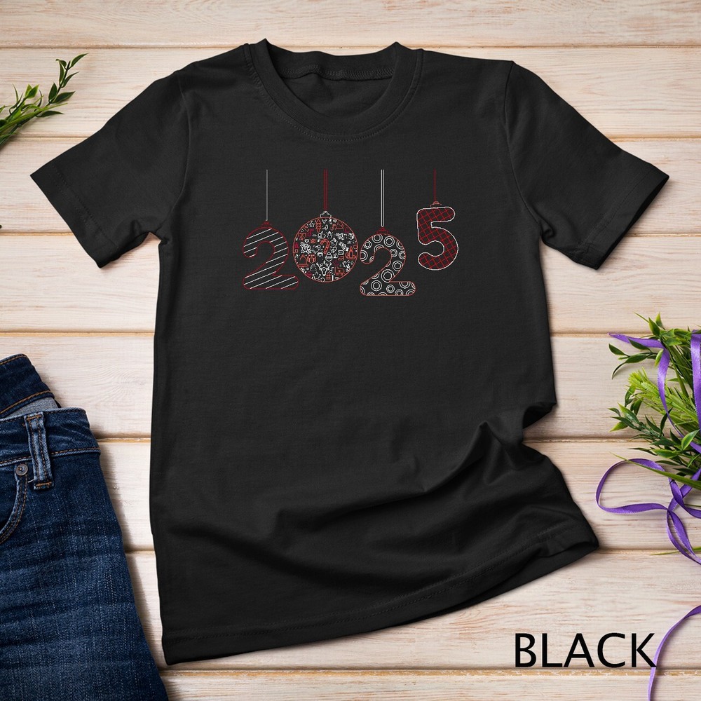 Minimalist 2025 Chic and Modern New Year Design Funny T-shirt Unisex T-shirt
