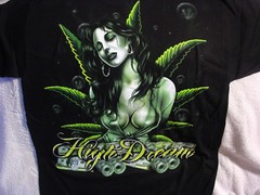 MARIJUANA LEAF SEXY WOMAN MONEY HIGH DREAM T-SHIRT