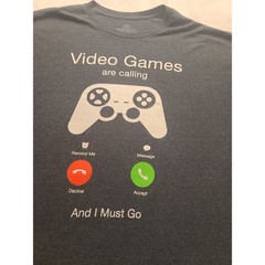 Video Games Are Calling And I Must Go Graphic T-Shirt Gray Men’s 3XL Gamer Tee