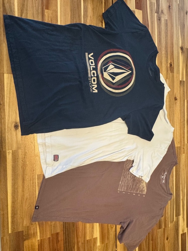 Volcom & Hurley Men’s Graphic T-Shirt Bundle Lot 3 Surf Skate Casual Tees M