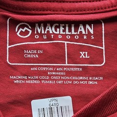 Magellan Outdoors Men’s Truck Window Lab Labrador T-shirtSize XL Red NEW NWT