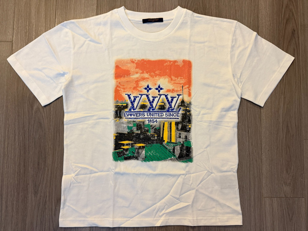 Louis Vuitton Embellished Graphic Cotton Tee Shirt milky white sz M