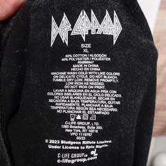 Def Leppard T-Shirt XL Black Animal Graphic Tee Rock Band 2023 Band