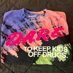 D.A.R.E. Tie-Dye Logo Graphic Fleece Cotton Crewneck Pullover 2XL/2TG