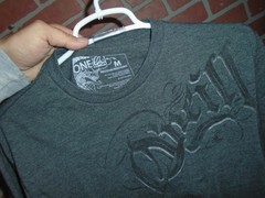 O’NEILL MENS SOFT FEEL LOGO TSHIRT SIZE MEDIUM–LOOKS PRETTY GOOD