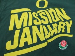 NIKE Men’s Size M Crew Neck Oregon Ducks Mission January Green Cotton Tee