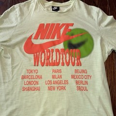 Nike Sportswear World Tour T Shirt Glow In The Dark DA0629-383 Men’s Large