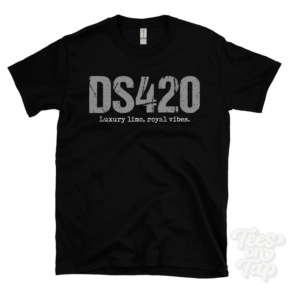 DS420: Luxury limo, royal vibes T-Shirt car driver gift