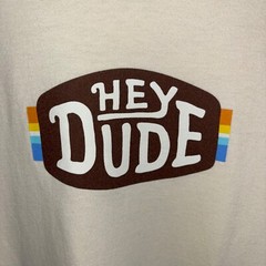 Hey Dude retro cream w/ brown stripe buckle logo tee shirt men’s size Large