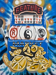 Size M – Chinatown Market Feature Slot Machine Graphic T-Shirt Tie-Dye Blue
