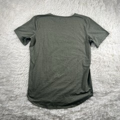 CUTS Shirt Men Size Medium Green Elongated Short Sleeve Round Neck Pocket Casual