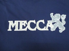 Vtg Mecca Mens T-Shirt Sz 2XL Y2K Blue Red V Neck Short Sleeve Jersey Spell Out