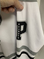 Snoopy Peanuts Hockey Jersey Size Small Black White Charlie Brown NHL Style #50