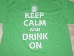 KEEP CALM DRINK ON Irish St Patrick’s Day college drink BEER T-Shirt … LARGE
