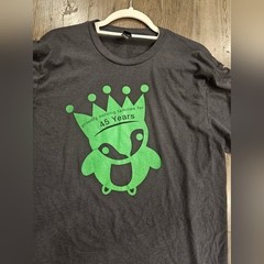 sz L District Perfect Tri Charcoal Grey Penguin Graphic Tee Shirt 45 Years