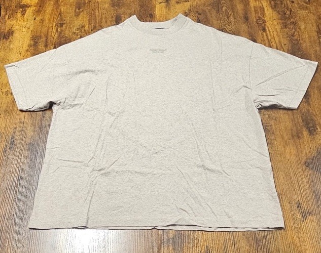 Fear of God Essentials Oversized T-Shirt Men’s L Silver Cloud Beige Center Logo