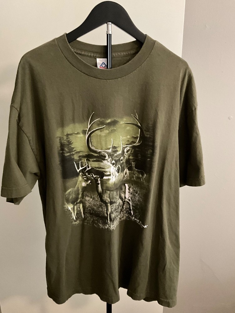 AAA Alstyle Apparel & Activewear Men’s XL Whitetail Deer Hunting T-Shirt
