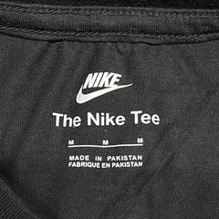 Nike T-Shirt Mens Medium Black Double Swoosh Embroidered Logo Streetwear NEW