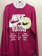 Nike Sportswear World Tour Long Sleeve T-Shirt Large Fireberry Pink Glown N Dark