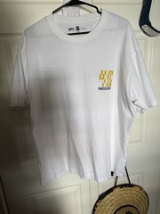 Tee Uniqlo Capcom Game 40th Anniversary Graphic White NWT Size L UT Collection