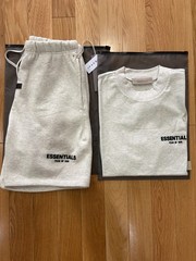 Essentials Set T-shirt and Short in Light Oatmeal (size S)